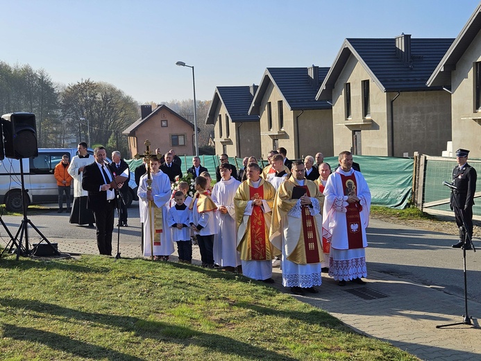 Poświęcenie obelisku i tablicy w Gródku nad Dunajcem