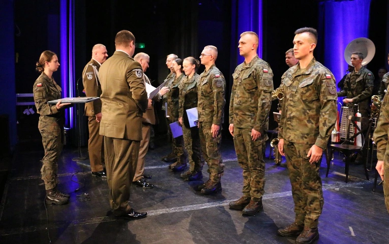 Nominacje wręczali płk Mariusz Specjalski i płk Łukasz Baranowski.