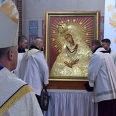 Mieszkańcy Skarżyska-Kamiennej ponowili zawierzenie Matce Bożej Miłosierdzia