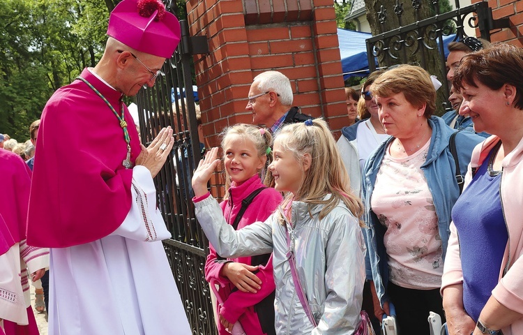 Abp Galbas: Nie jadę do Warszawy jak na Księżyc