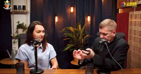 Kolejne odcinki ukazywać się będą co tydzień.  Są do odsłuchania m.in. na youtubowym kanale Archidiecezja Gdańska.