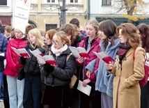 Młodzi z bielskich szkół włączyli się w patriotyczne spotkanie  w Bielsku-Białej.