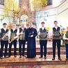 Przy okazji obchodów w świątyni zabrzmiały też myśliwskie sygnałówki.