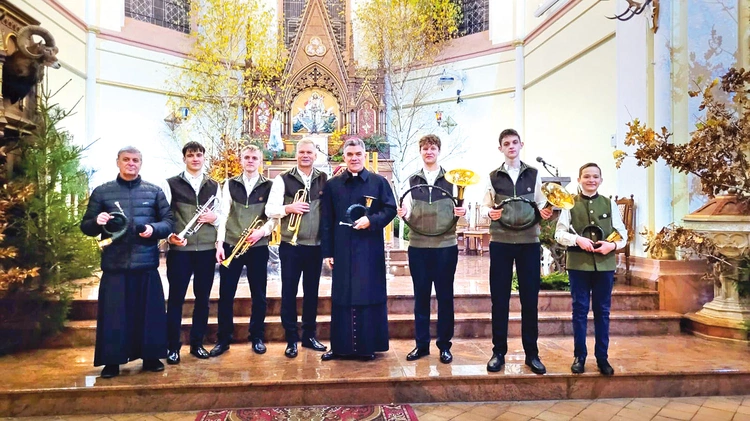 Przy okazji obchodów w świątyni zabrzmiały też myśliwskie sygnałówki.