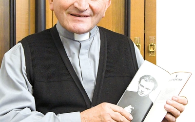 Ks. Jan Zając poznał Alka w wojsku. Później z uwagą słuchał o nim w Radiu Wolna Europa. 