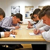 Zmagania rozpoczęły się od testu pisemnego, z którego wyłoniono dziesiątkę finalistów.