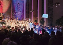 	 Zeszłoroczny koncert zgromadził tłumy wiernych, pragnących wspólnie śpiewać i modlić się.