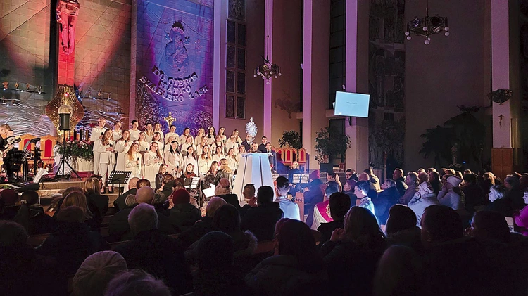 	 Zeszłoroczny koncert zgromadził tłumy wiernych, pragnących wspólnie śpiewać i modlić się.