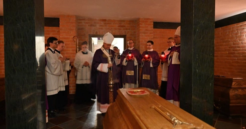 Msza św. za zmarłych biskupów i prezbiterów