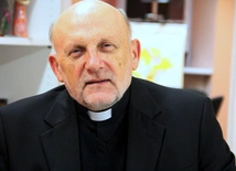 Babuszki egzaminowały z katechizmu administratora apostolskiego