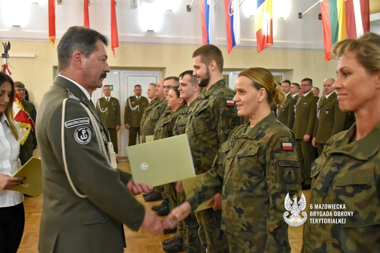 Żołnierze 6MBOT odznaczeni za zasługi