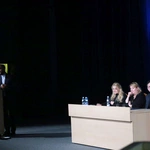 Konferencja o odkryciach w kryptach