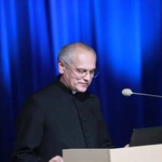 Konferencja o odkryciach w kryptach