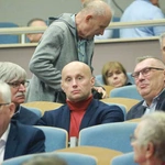 Konferencja o odkryciach w kryptach