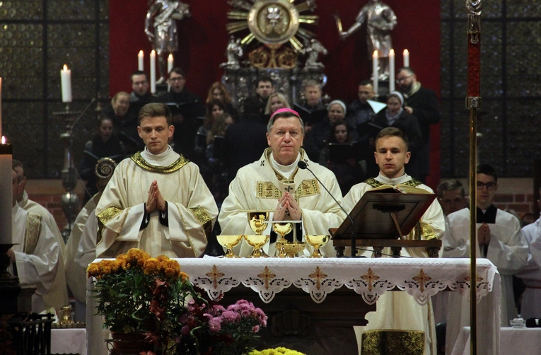 Rocznica poświęcenia katedry i 35-lecie Caritas Archidiecezji Wrocławskiej