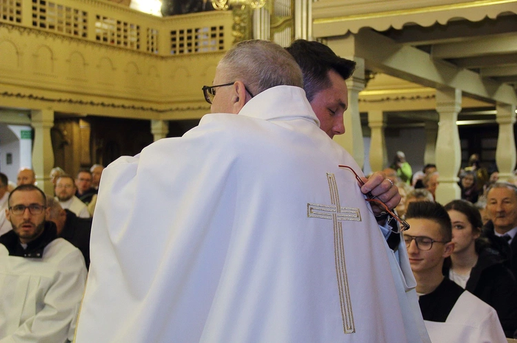 Święcenia diakonatu w Kobylnicy cz. 1