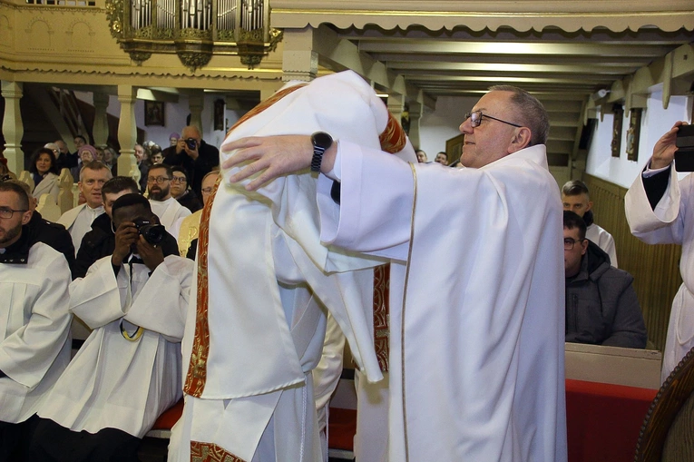 Święcenia diakonatu w Kobylnicy cz. 1