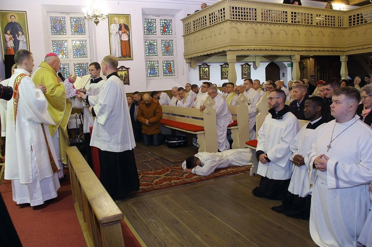 Święcenia diakonatu w Kobylnicy cz. 1