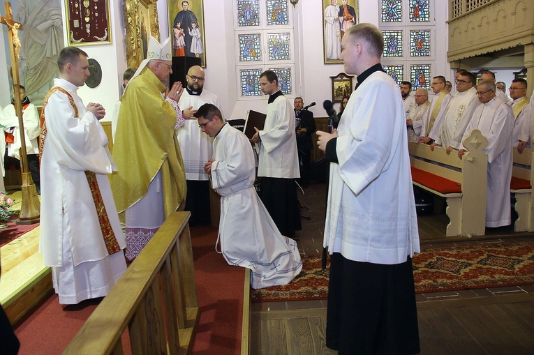 Święcenia diakonatu w Kobylnicy cz. 1