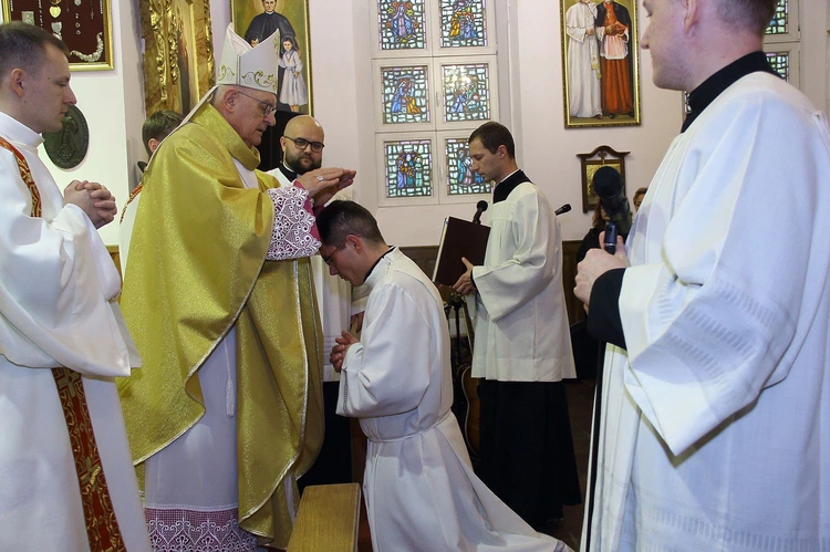 Święcenia diakonatu w Kobylnicy cz. 1