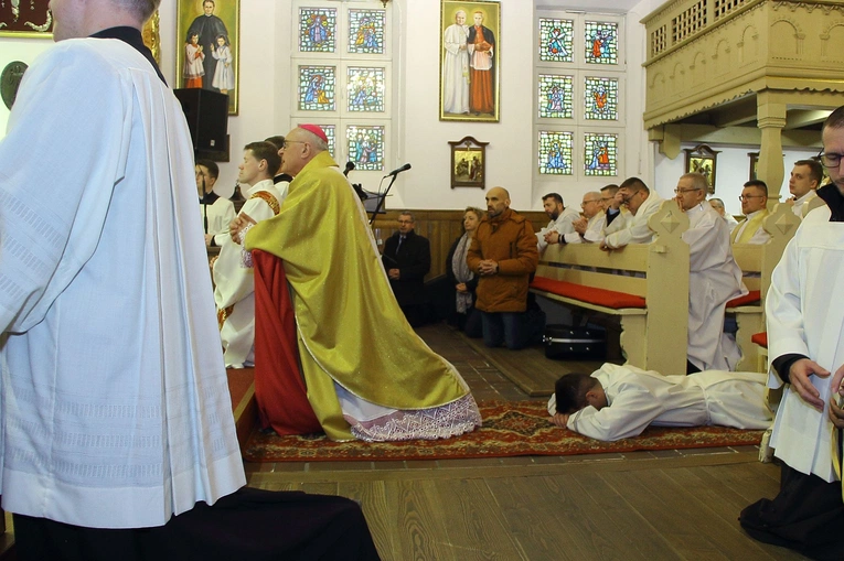 Święcenia diakonatu w Kobylnicy cz. 1