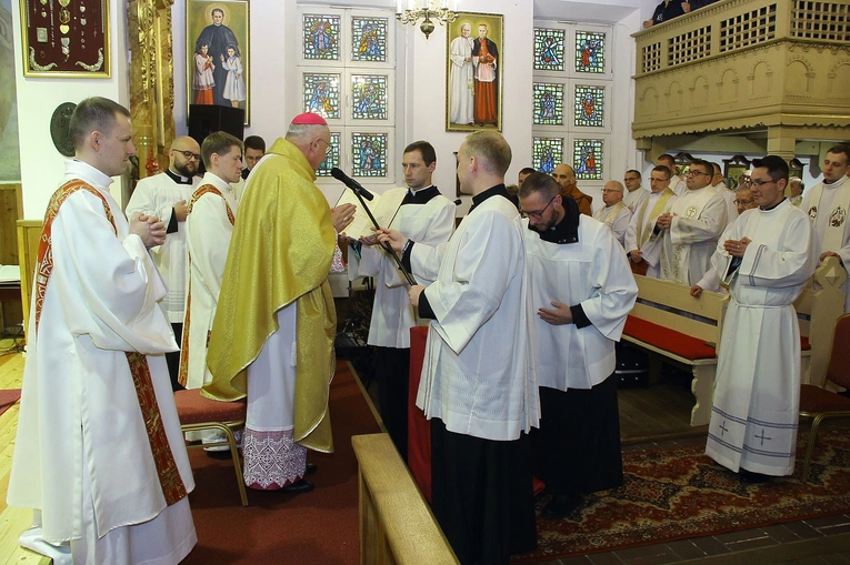 Święcenia diakonatu w Kobylnicy cz. 1