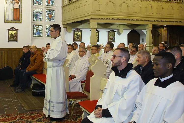 Święcenia diakonatu w Kobylnicy cz. 1