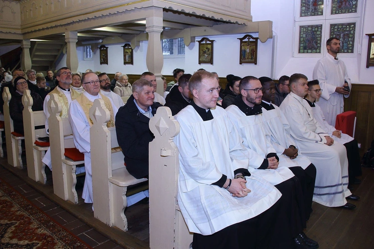 Święcenia diakonatu w Kobylnicy cz. 2