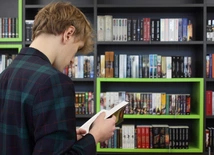 Papież przypomina o decydującej roli bibliotek