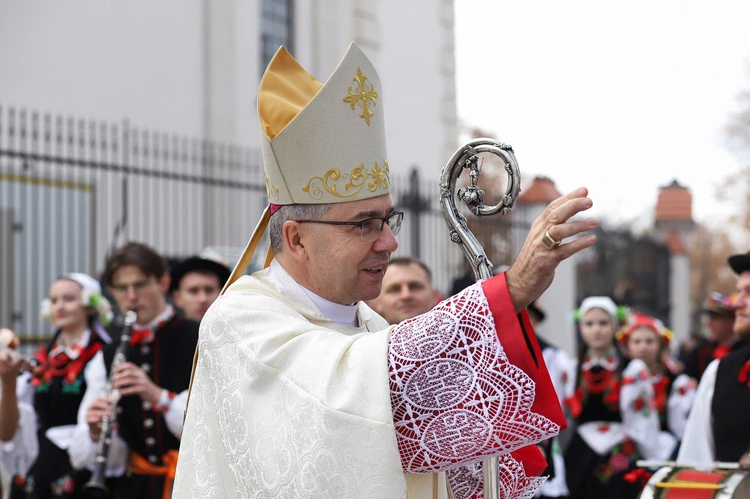 Księżak na katedrze - historyczny ingres biskupa Wojciecha Osiala