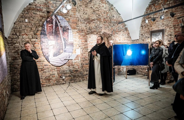 Widok z bliska - wystawa w Starym Opactwie