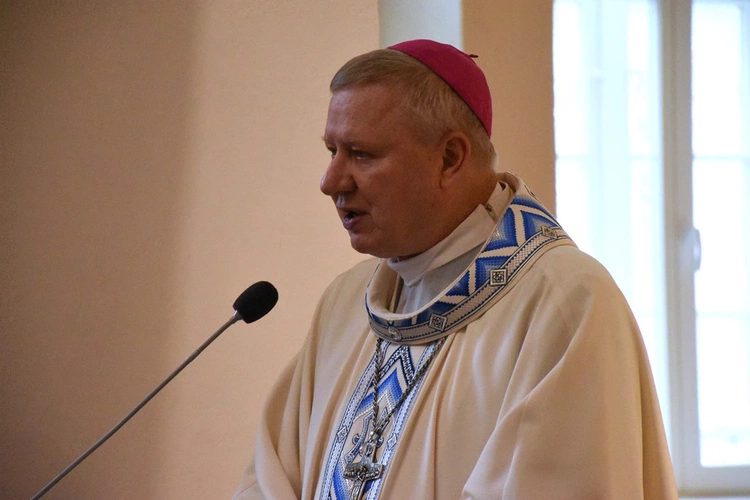 Debata o mądrym pomaganiu