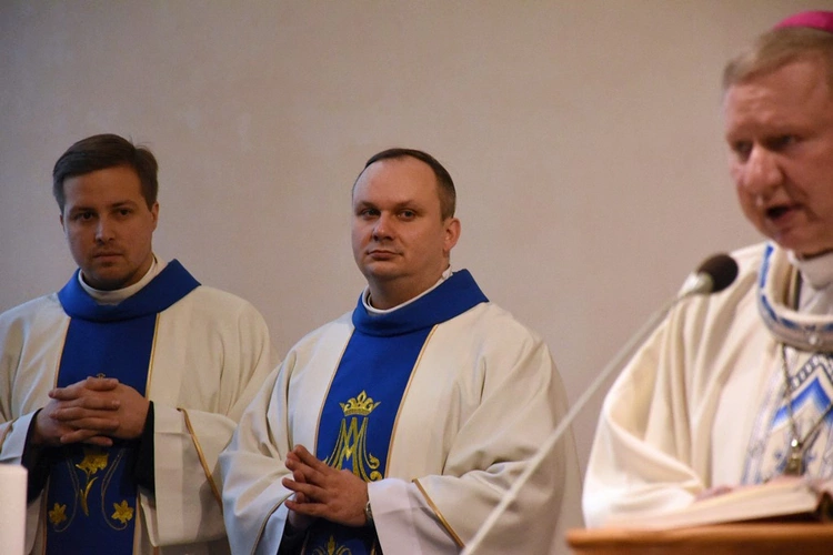 Debata o mądrym pomaganiu
