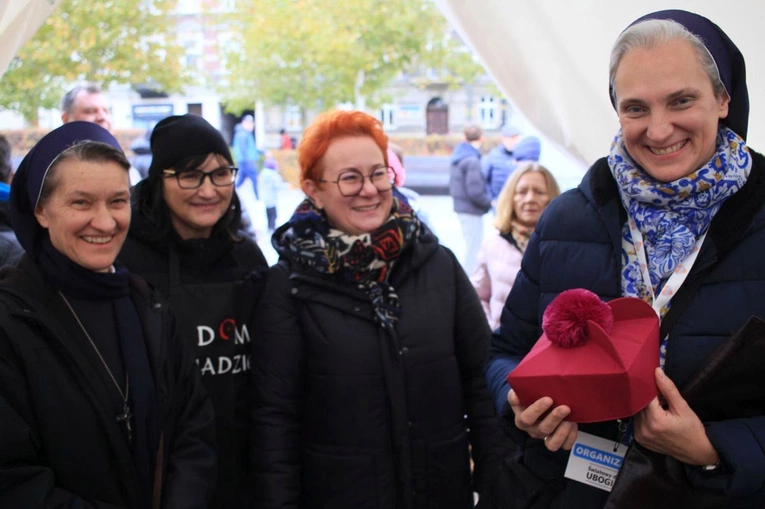 VIII Światowy Dzień Ubogich w Opolu - wspólna biesiada