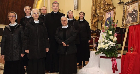 Są dla rodzin, pokazując Rodzinę - tę Świętą