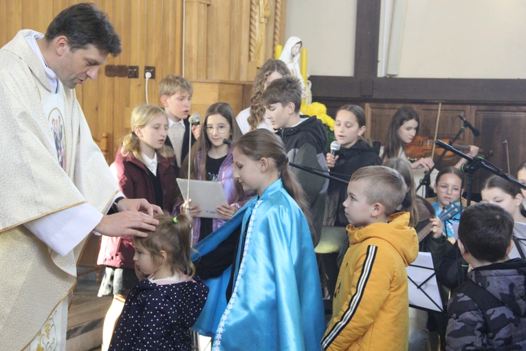 Żbikowice. Uroczyste wprowadzenie obrazu Ulmów