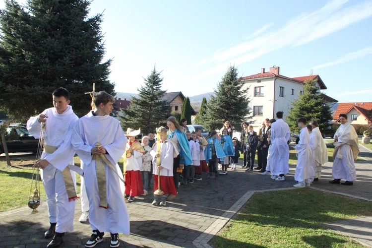 Żbikowice. Uroczyste wprowadzenie obrazu Ulmów