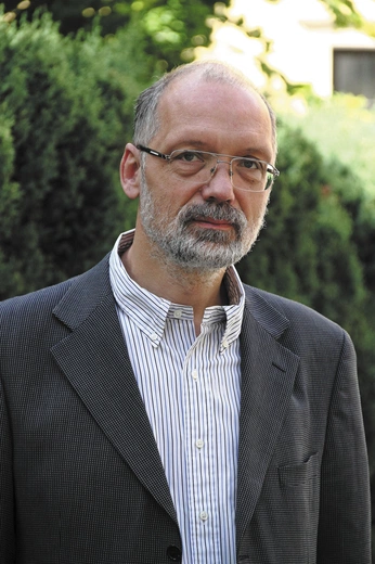 Takich dwóch warto słuchać... Recenzja książki „W potrzasku historii i geografii”