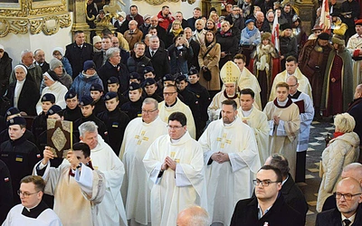Modlitwa pod przewodnictwem bp. Krzysztofa Nitkiewicza połączyła pokolenia.