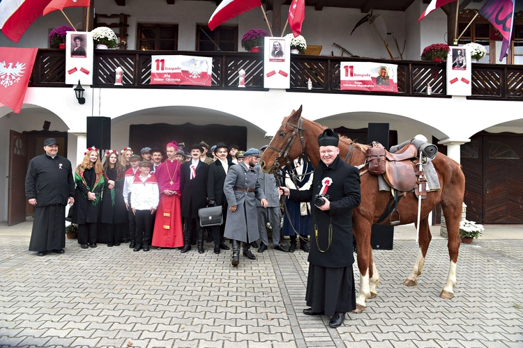 Odtwórcy historycznych wydarzeń stali się jednocześnie nauczycielami miłości do ojczyzny.
