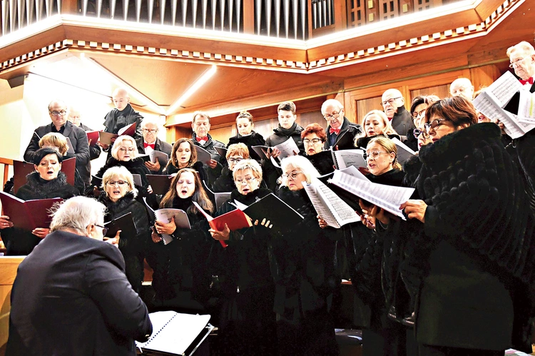 Obecnie chór liczy 34 członków. Na zdjęciu: listopadowy koncert w kościele pw. Najświętszego Zbawiciela w Zielonej Górze w ramach jubileuszu 70-lecia.