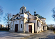 Sto lat temu kaplicę rozbudował ks. Michał Sopoćko. Od tej pory służy mieszkańcom Marymontu.