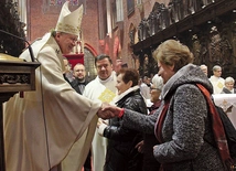 Abp Kupny docenił codzienną pracę wolontariuszy parafialnych zespołów.