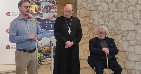 „Zaczynamy iść w jednym kierunku”. Historyczne spotkanie skrzywdzonych z biskupami