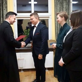 Święto muzyków kościelnych z dyplomami i nagrodami