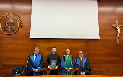 Doktorat z najwyższą pochwałą