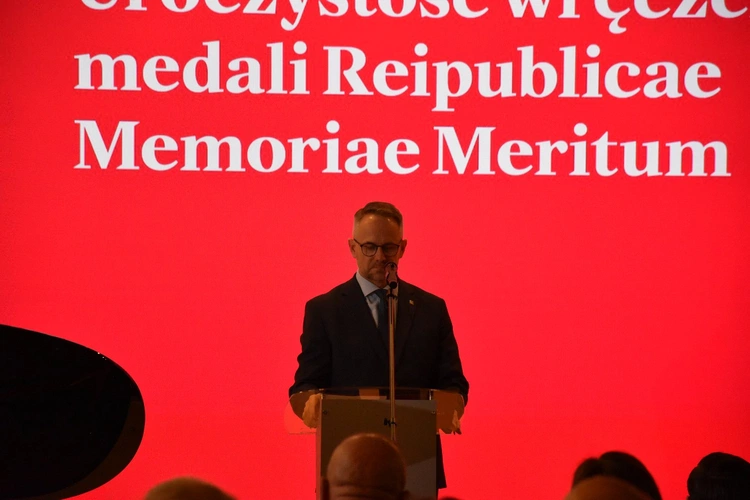 Odznaczeni medalami Reipublicae Memoriae Meritum