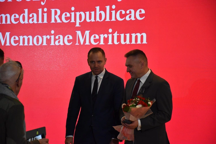 Odznaczeni medalami Reipublicae Memoriae Meritum