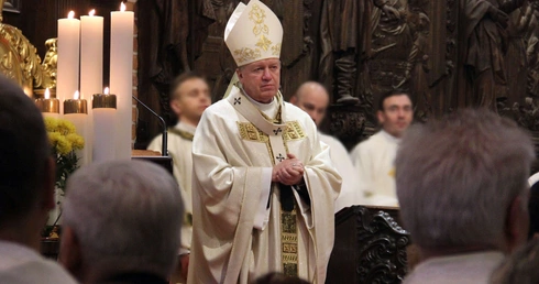 Abp Kupny po spotkaniu biskupów z osobami pokrzywdzonymi: Chrystus jest w tym cierpieniu z nimi. I Kościół też powinien być