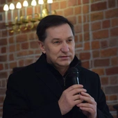 Odsłonięto płyty historyczne na placu przykościelnym radomskiej fary